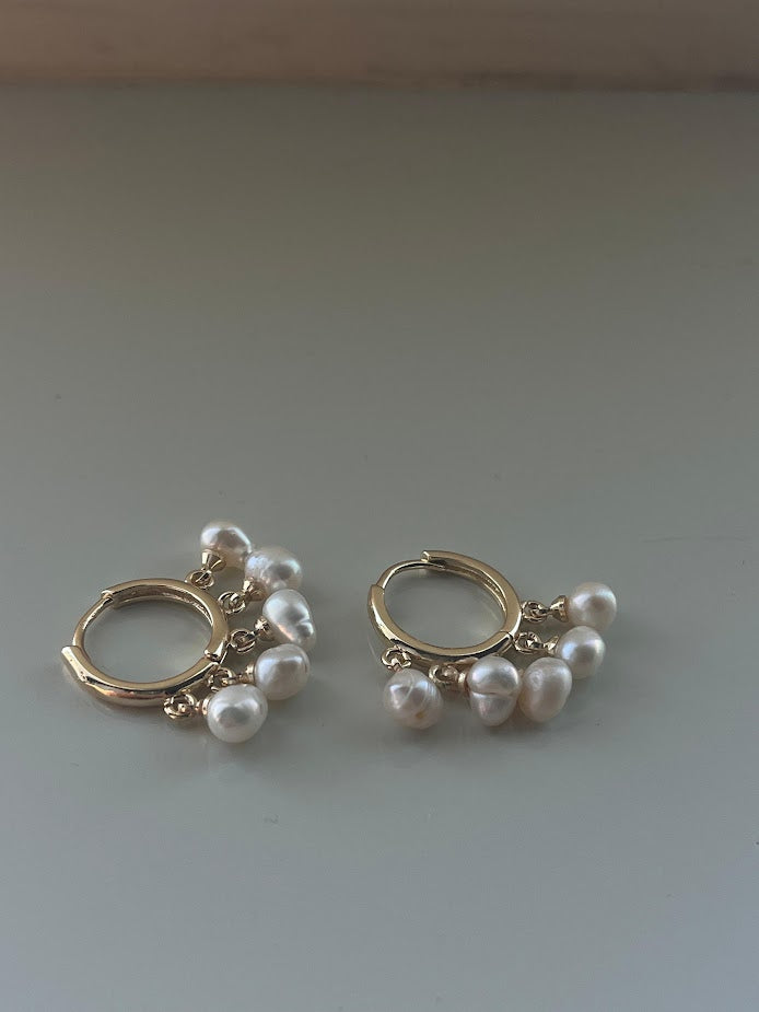 indie pearl earring